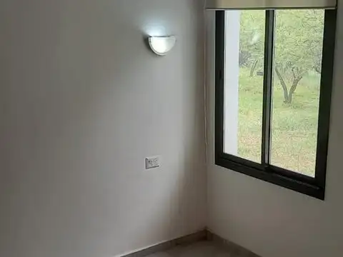 Casa 2 ambientes con 1 baño