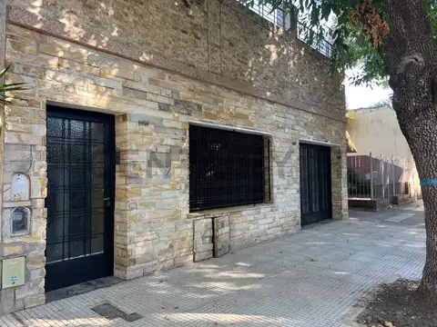 Casa 5 ambientes con garage, 2 patios y doble terraza en Villa Devoto