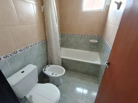 Depto Tipo Casa en Venta con 1 cocheras