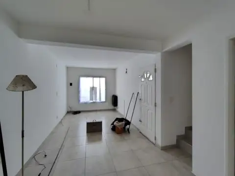 Depto Tipo Casa en Venta en Neuquen, USD 160.000