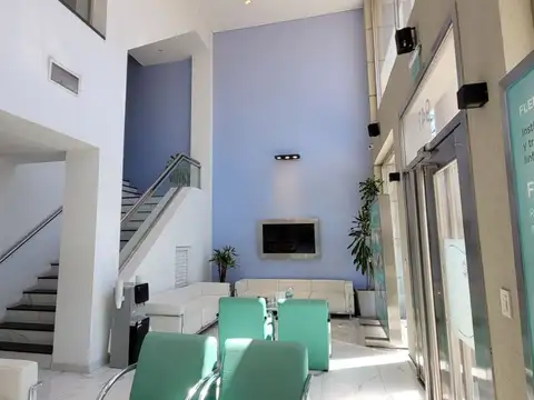 Oficina en Alquiler al Norte