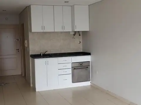 Venta monoambiente en piso alto y luminoso en Chacarita