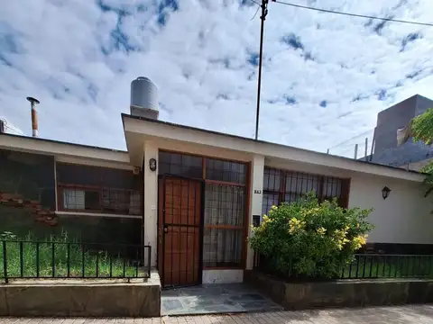 CASA DE 3 DORMITORIOS, SEXTA SECCIÓN, MENDOZA