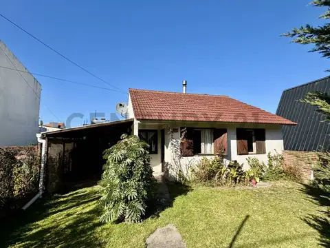 VENTA CASA DE 4 AMBIENTES CON HERMOSO PATIO ZONA PUNTA MOGOTES
