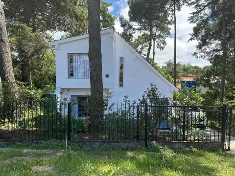 VENTA  CASA  4 AMBIENTES VALERIA DEL MAR