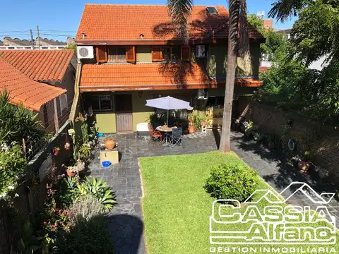 Casa 6 ambientes con 3 baños