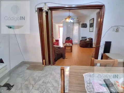 Depto Tipo Casa 6 ambientes con 2 baños