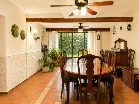 Casa en Venta con 1 cochera