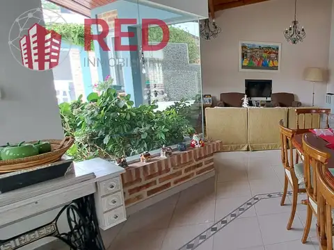 Casa 7 ambientes con 3 baños