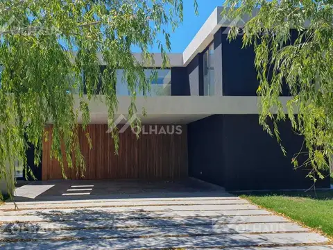 Casa  en Venta en San Benito, Villanueva, Tigre
