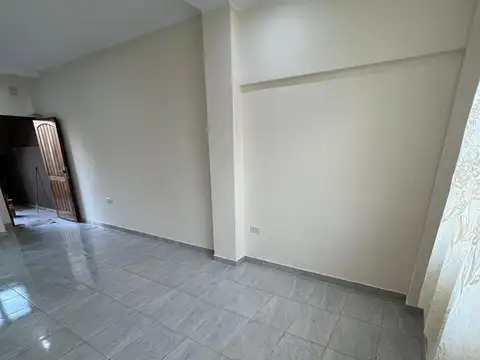 Depto Tipo Casa en Venta en Castelar, USD 30.000