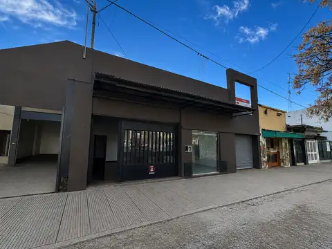 Casa de 3 dormitorios con patio y cochera en venta en Ringuelet sobre Calle 520 [Cod: 2]