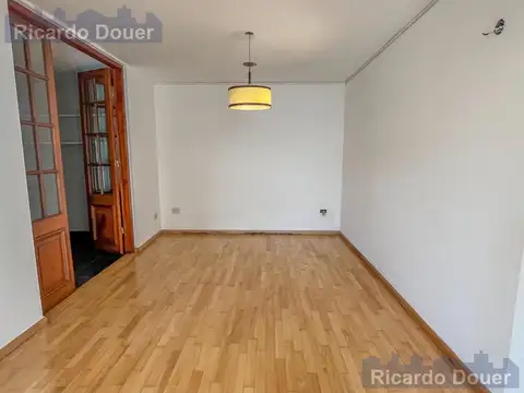 Casa en Alquiler con 2 cocheras