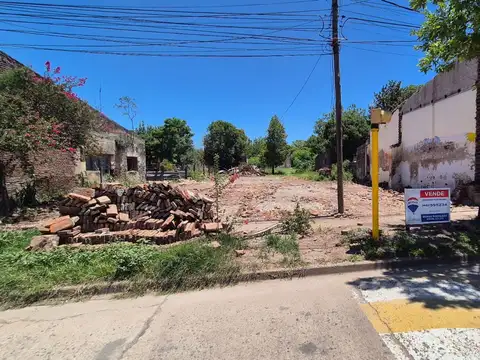 Vende Terreno sobre Avenida Principal en Pilar