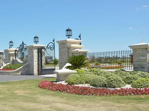 VENTA LOTE A LA LAGUNA BARRIO LA PROVIDENCIA-GOLF 1