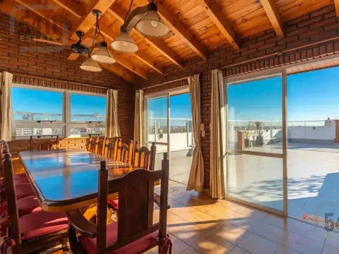 VENTA Departamento Penthouse 4 ambientes con terraza y quincho cochera frente al Parque Chacabuco