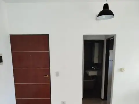 Hipolito Irigoyen 889 , Piso 1