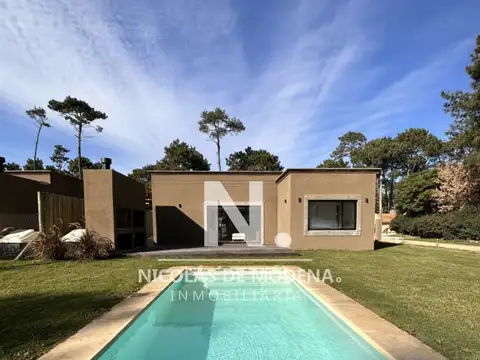 Casa en Venta en Pinares, USD 350.000