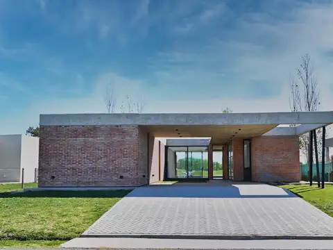 Casa en La rinconada, Ibarlucea LOTE 114