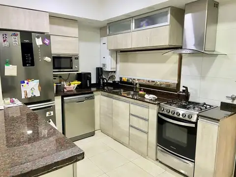 Casa 4 ambientes con 1 baño