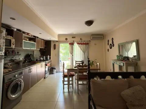 Ceretti 2300, Piso 4