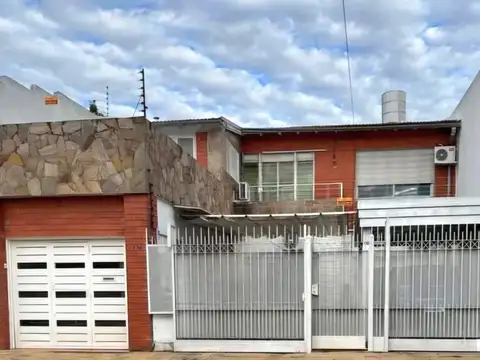 VENTA CASA 5 AMBIENTES EN RAMOS MEJIA