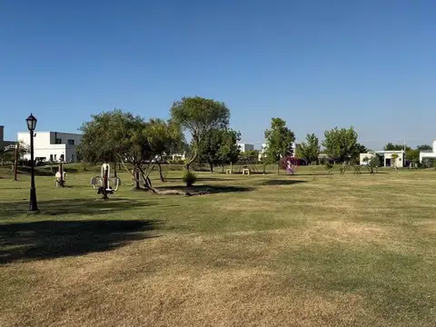 Terreno en Venta en Pilar del Este - San Ramiro, USD 56.000