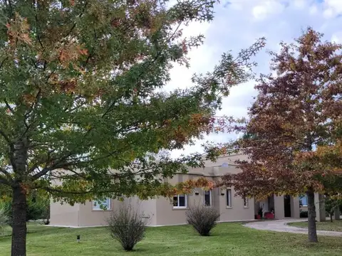 Casa de 5 Ambientes en Venta Fincas de San Vicente Golf