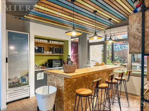 Oficina en Alquiler con 8 cocheras