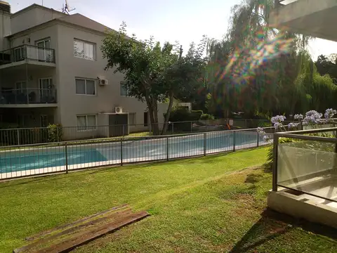 Champagnat 1100, Piso Pb