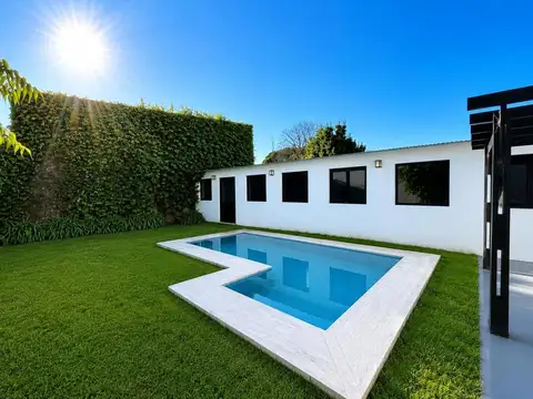 Casa 3 amb Reciclada Cochera, lote y piscina. Los Pinares