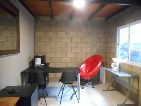 Galpón reciclado sin columnas y a ½ cuadra Av. Belgrano