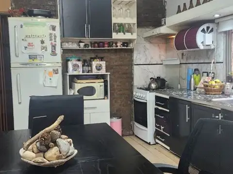 VENTA CASA 3 AMB + DEPARTAMENTO 3 AMB V.LUZURIAGA
