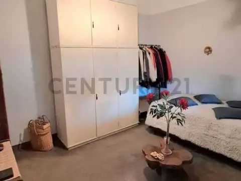 Casa 5 ambientes con 1 baño