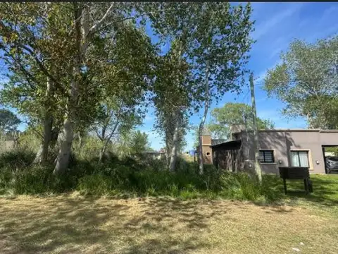 Terreno de 740 m² en venta en Costa Del Este