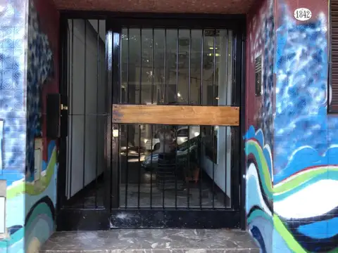 PALERMO - MONOAMBIENTE 1° PISO X ESCALERA