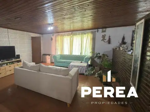 Casa en Venta con 3 cocheras