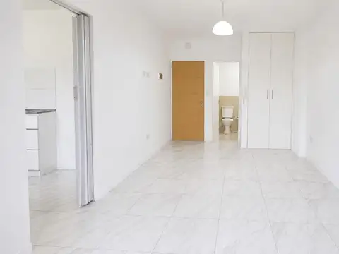 Cavassa 2500, Piso 1