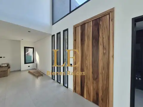 Casa en Venta en Pilar Del Este, USD 295.000