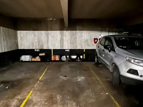 VENTA - Cochera Cubierta en Acassuso