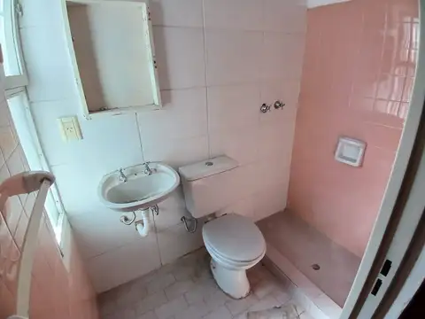 Departamento 6 ambientes con 2 baños