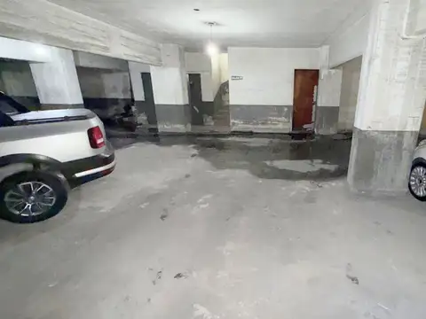 Cochera en venta en La Plata , seguridad 24 hs.