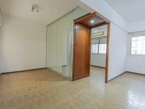 Oficina en Alquiler con 1 cochera