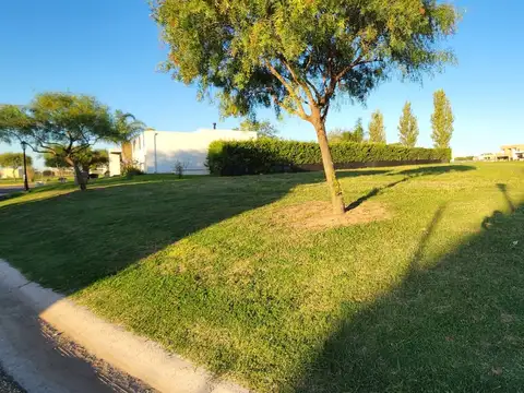 San Sebastian - Escobar. Lote interno de 895m².