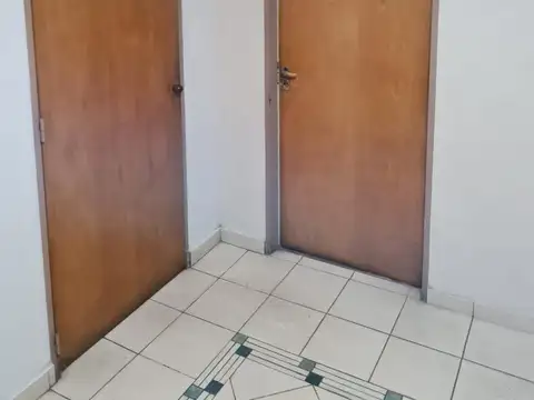 Garibaldi 118,Piso 3,Depto 4. Ciudad.