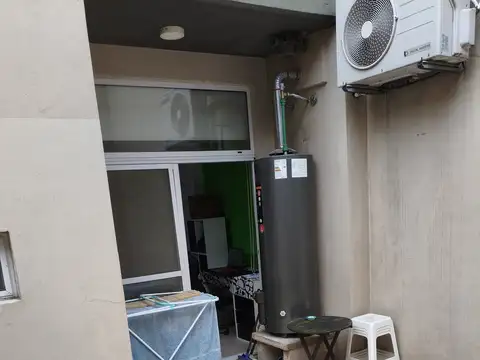 Tres Arroyos 3500, Piso pb