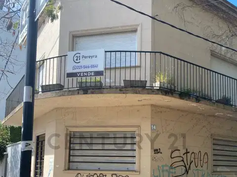 Casa 9 ambientes con 2 baños