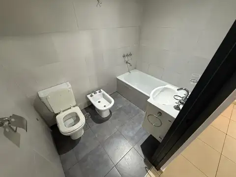 Departamento en  alquiler monoambiente con balcón al frente - Wilde Avellaneda