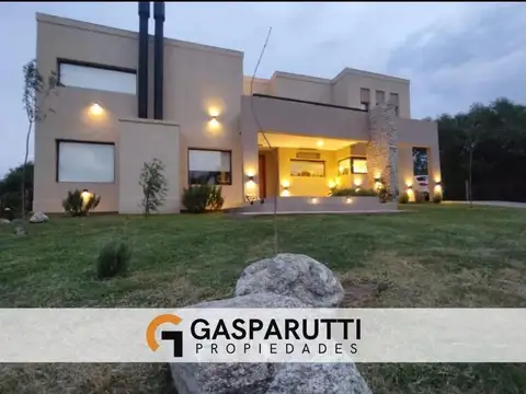 Casa Moderna en Venta en Merlo, San Luis con Pileta