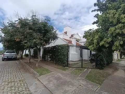 Exc casa alq 3 dor dep/gge/4 baños Las Magdalena Grand Bourg